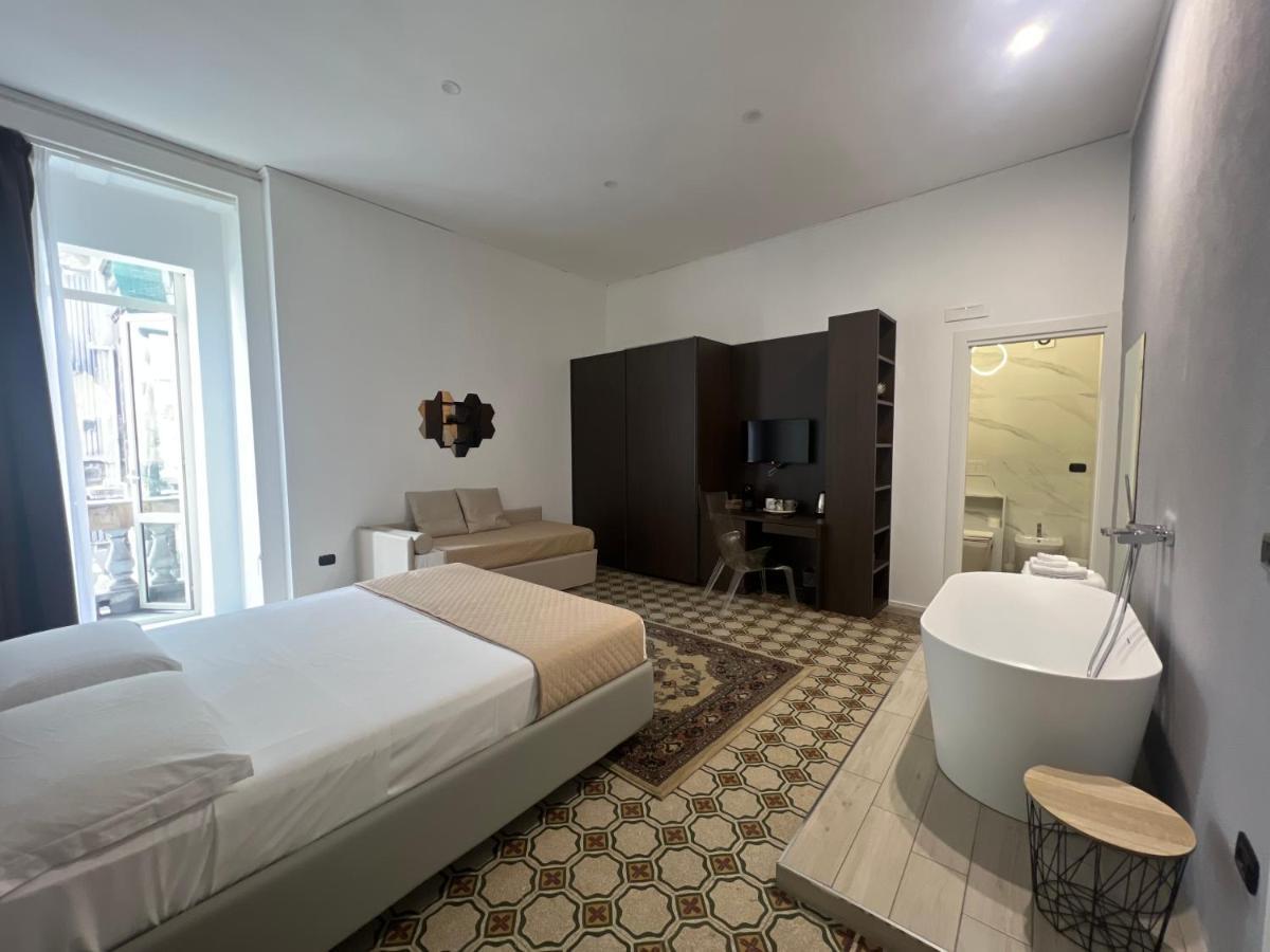 La Piazza Suite เนเปิลส์ ภายนอก รูปภาพ