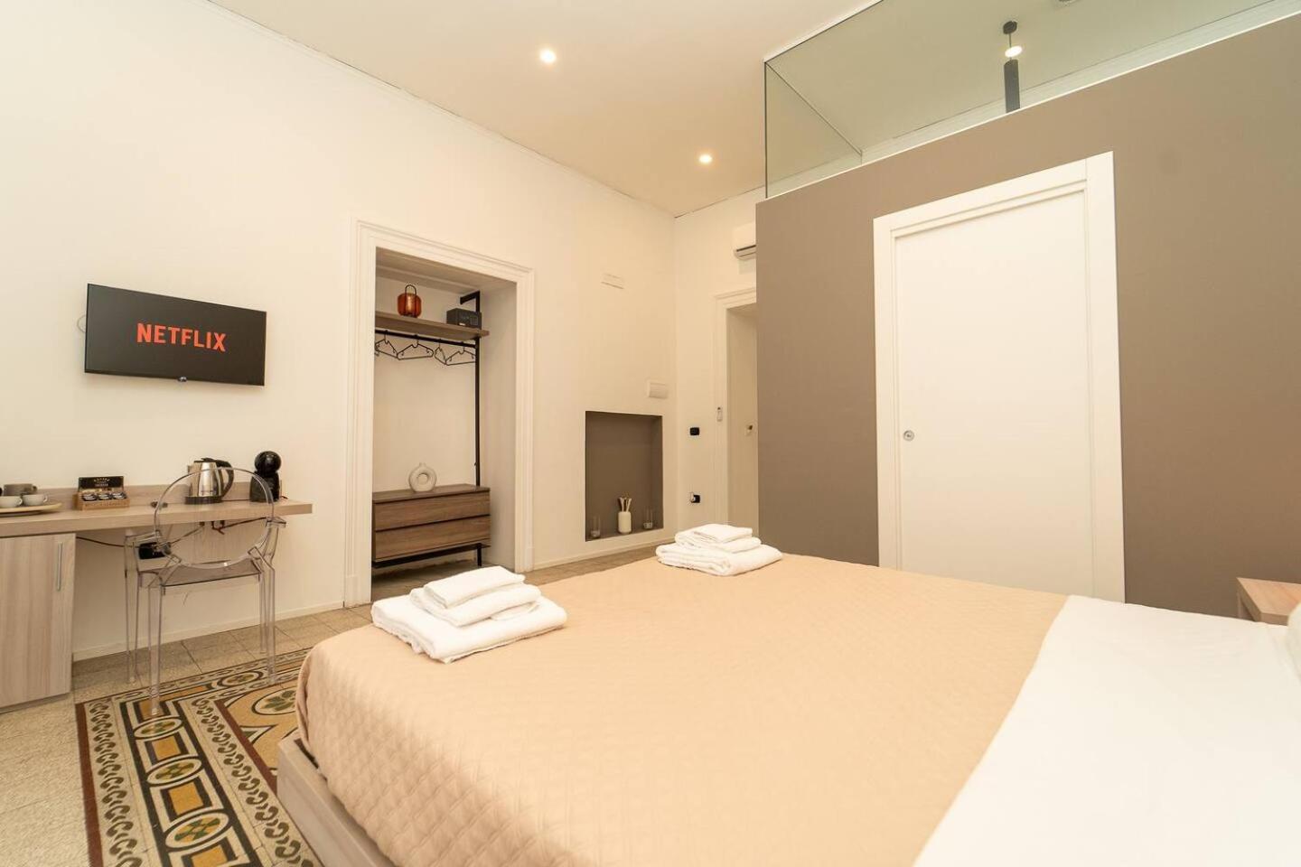 La Piazza Suite เนเปิลส์ ภายนอก รูปภาพ